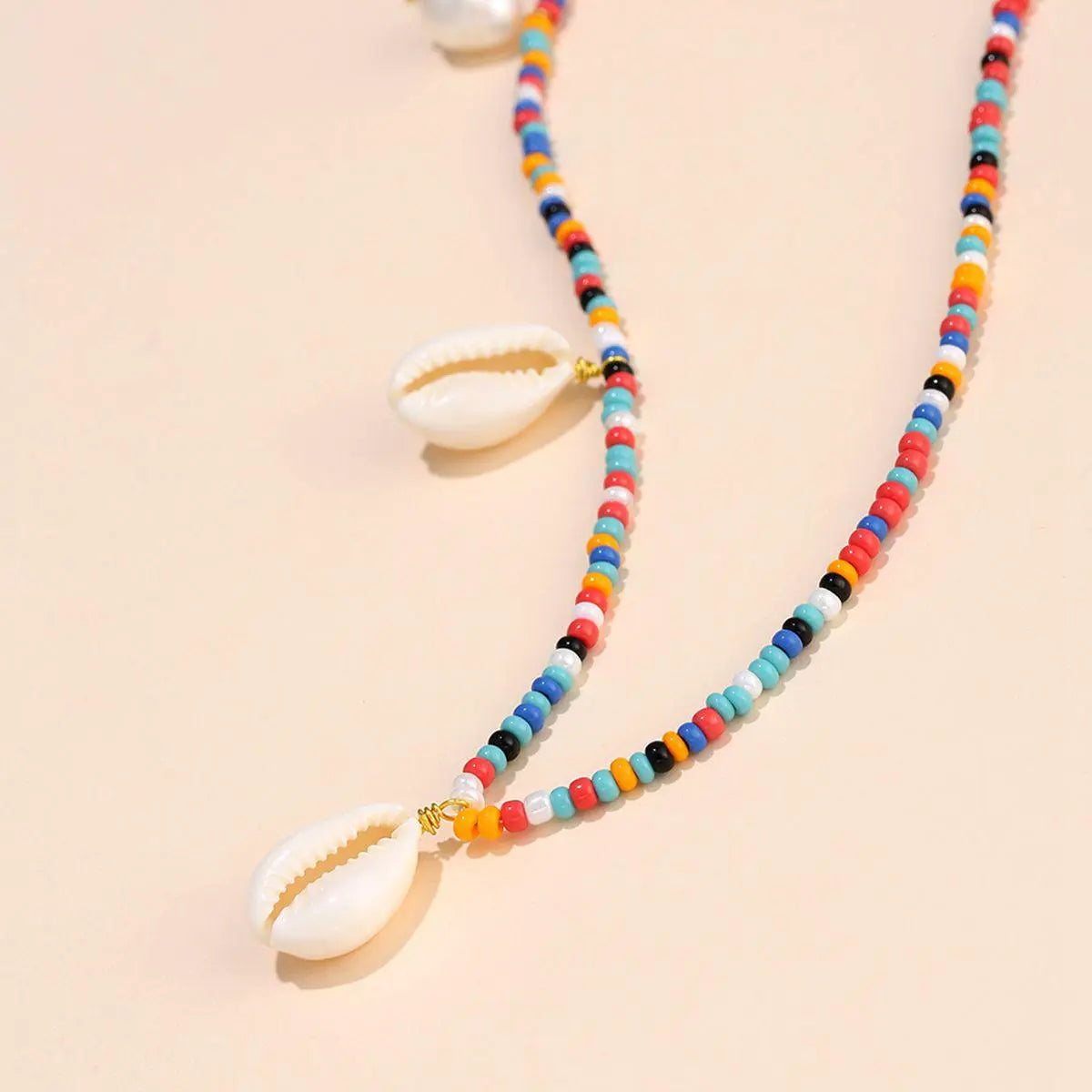 Collier Coquillages Perlé Multicolore avec Perles de Riz Nacrées Tressées à la Main - Or