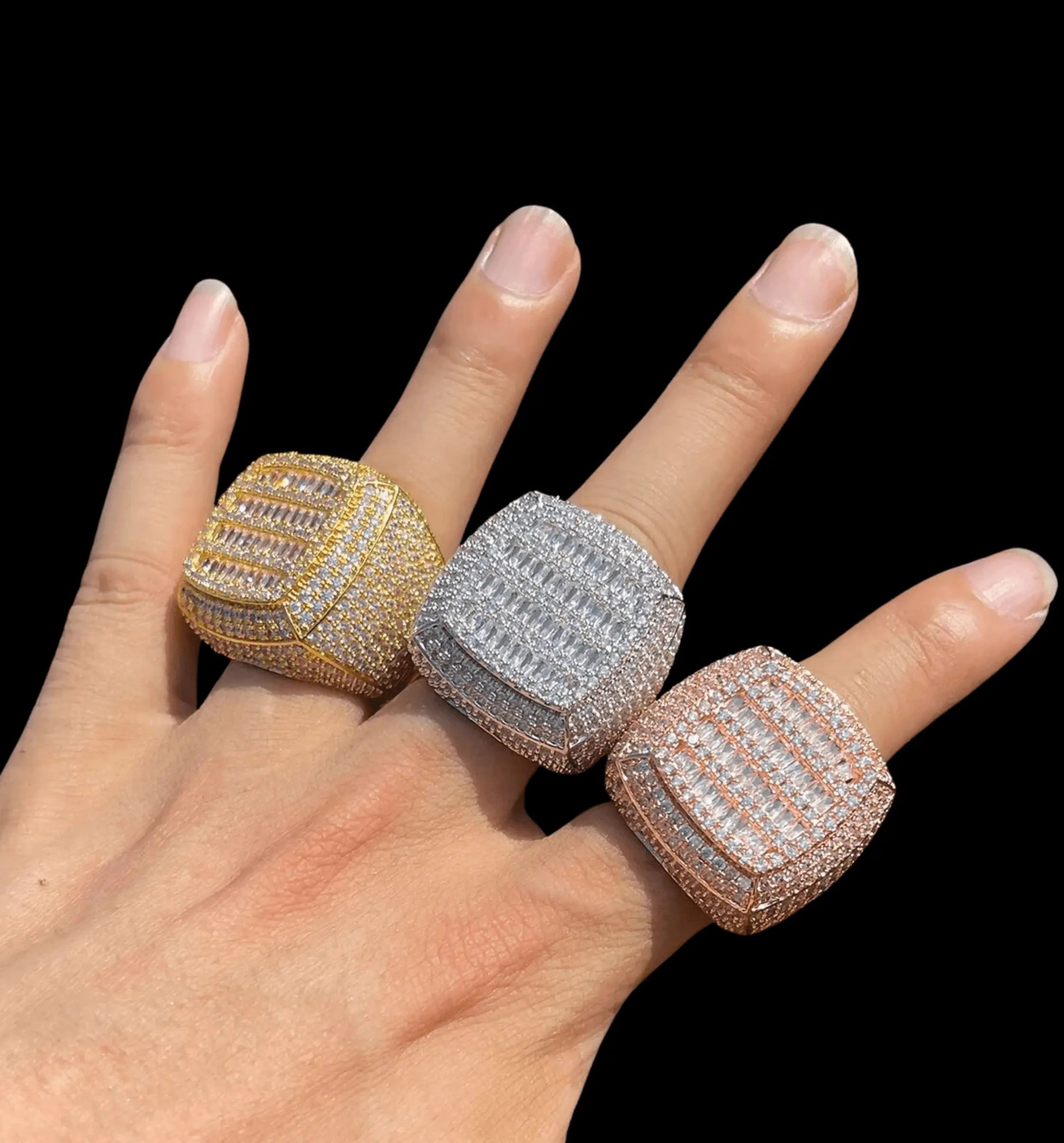 Bague Glacée Coussin Baguette à Griffes