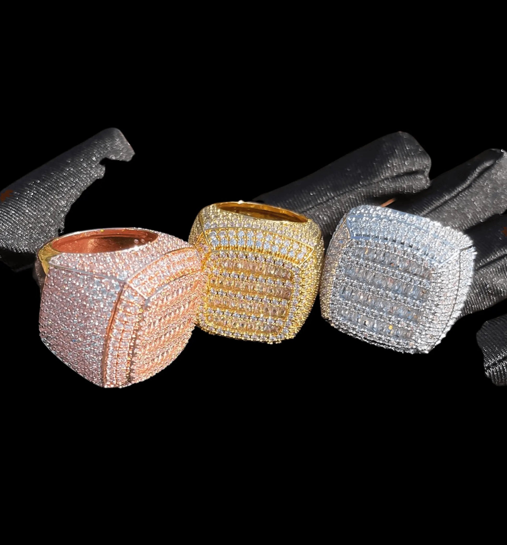 Bague Glacée Coussin Baguette à Griffes