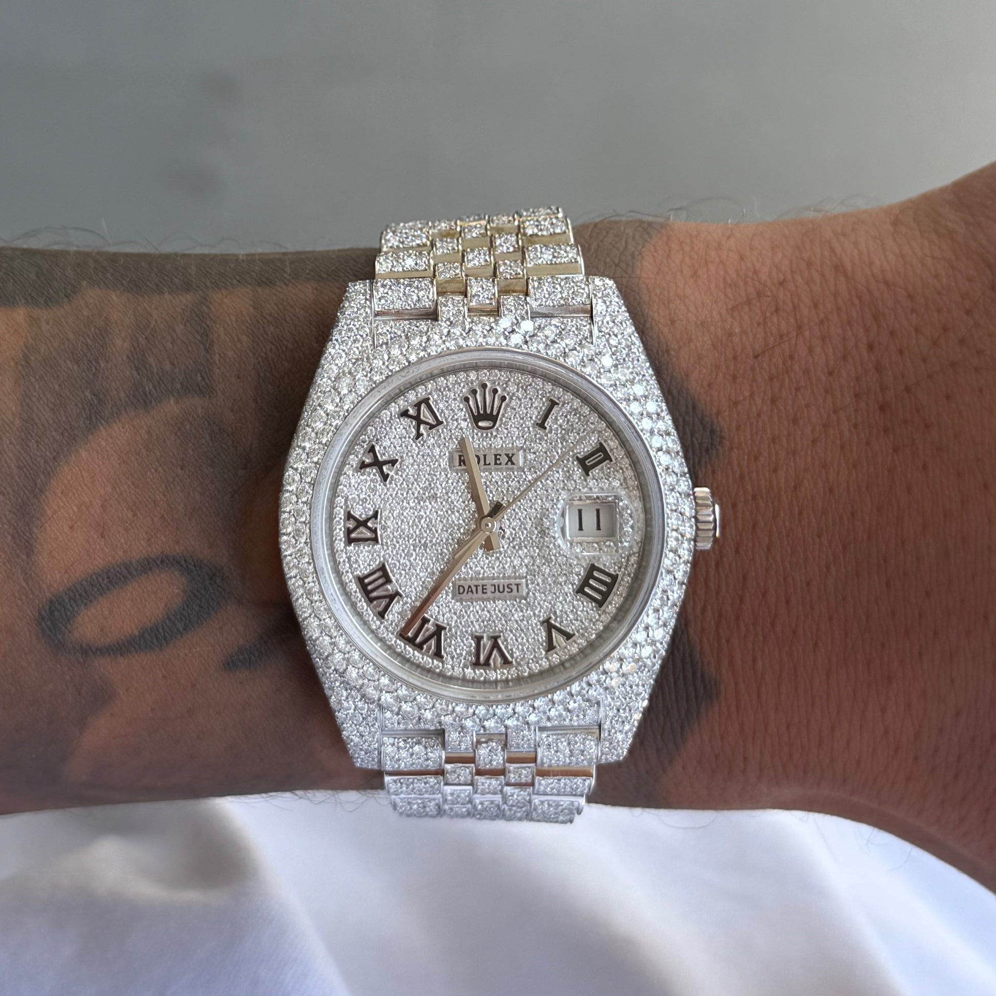 Montre Diamant 41mm - Acier Inoxydable - Cadran Romain - Réf. 09